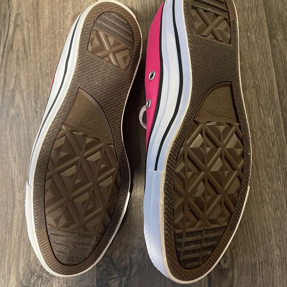 COPY - Woman’s Size 7 converse shoes. Never worn. Color is bright pink. - Picture 3 of 5